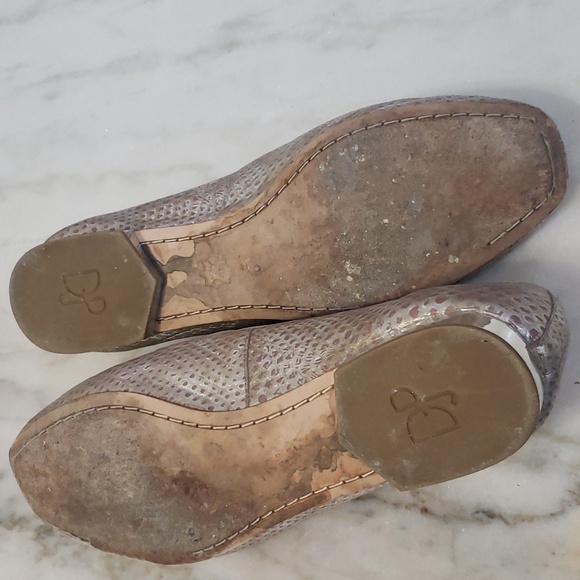 Donald J Pliner Helene Snakeskin Pattern Embellished Loafer Size 9.5M - Picture 5 of 6